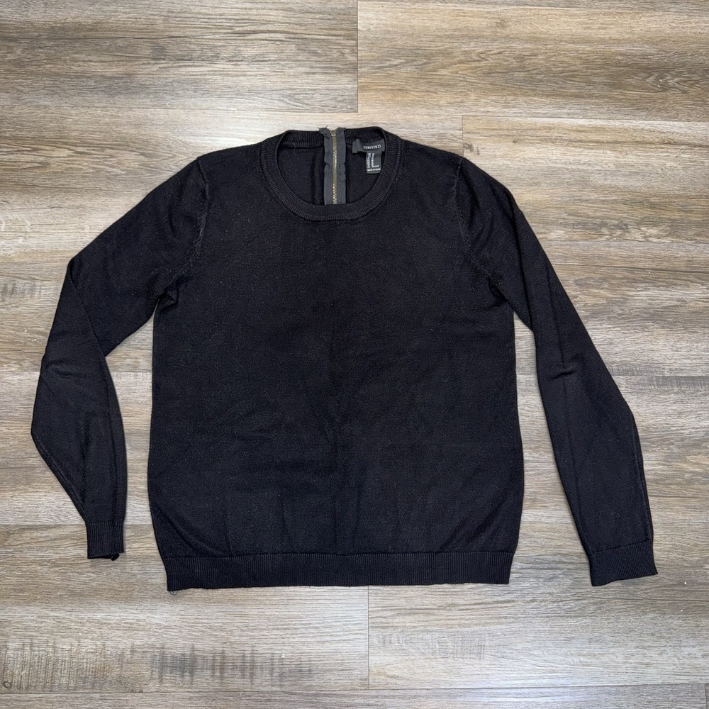 Forever 21 Black Long Sleeve Crewneck Sweater Womens Medium Back Zipper Detail